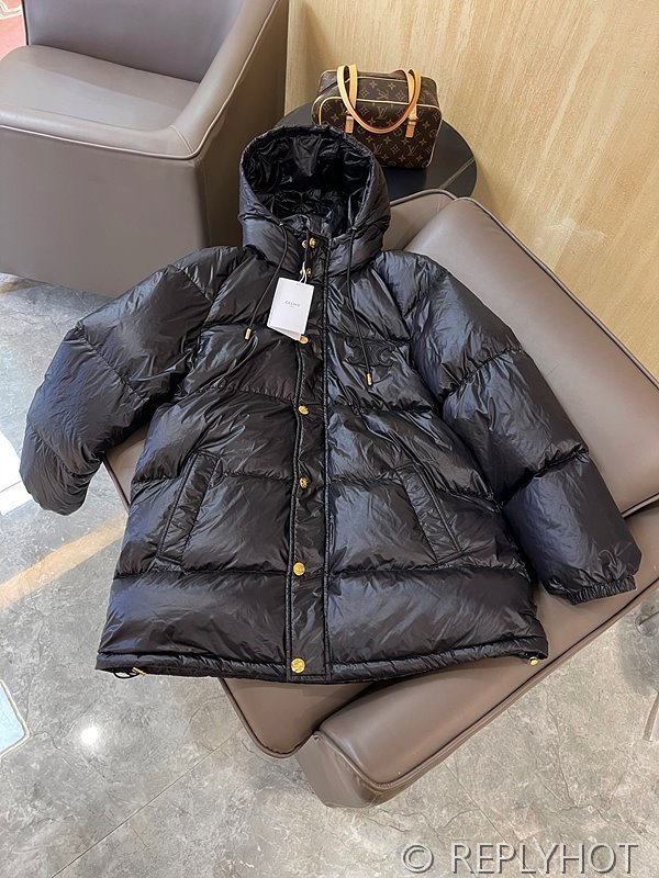 셀린느 구스다운 패딩 광택블랙[매장가 만원대]