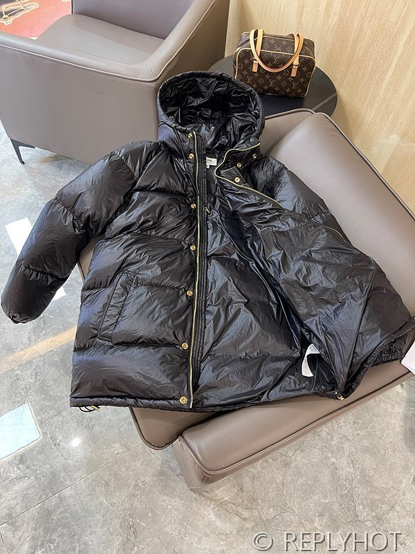 셀린느 구스다운 패딩 광택블랙[매장가 만원대]