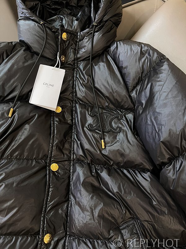 셀린느 구스다운 패딩 광택블랙[매장가 만원대]