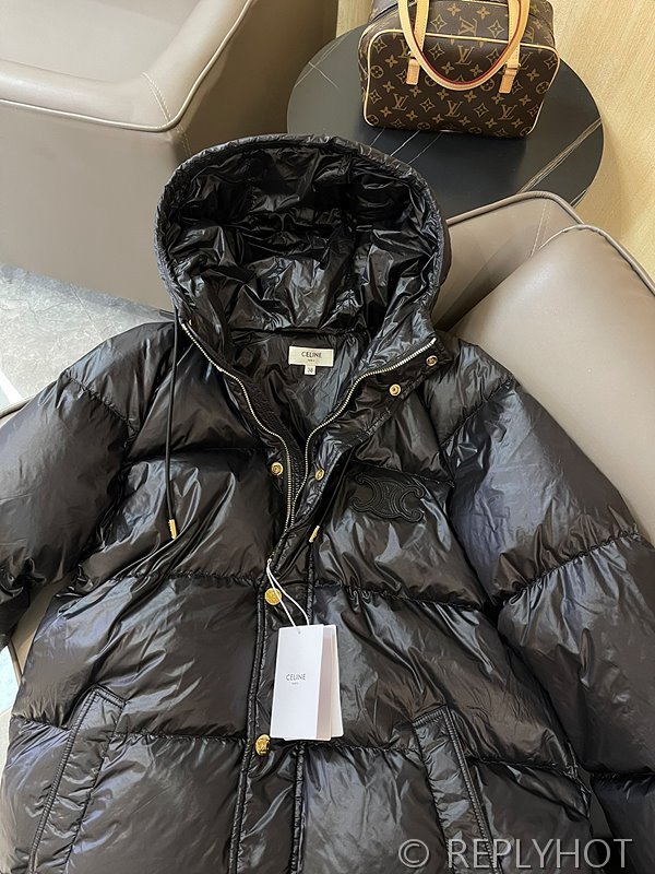 셀린느 구스다운 패딩 광택블랙[매장가 만원대]