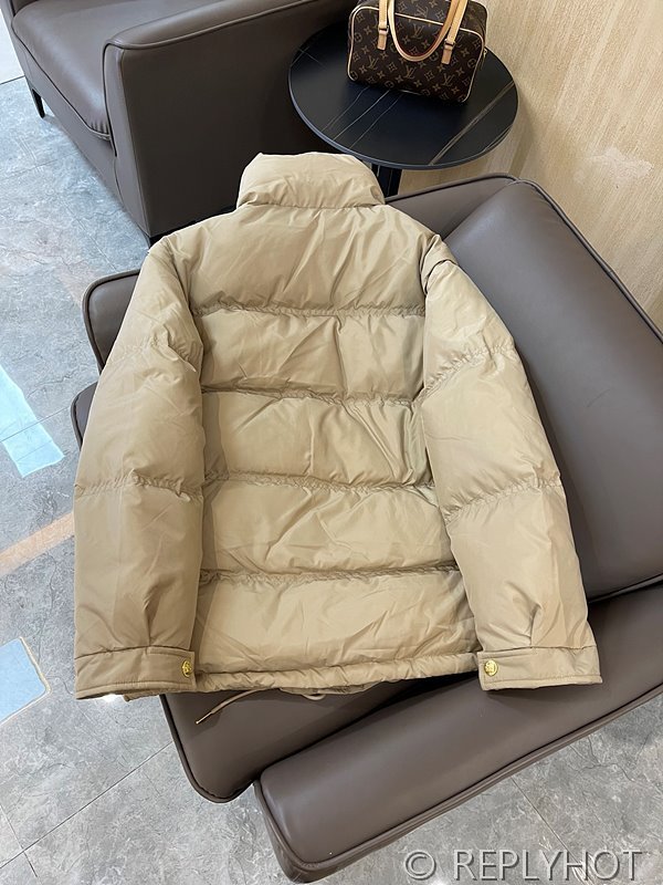 셀린느 구스다운 탈부착 패딩조끼 [매장가 380만원대]