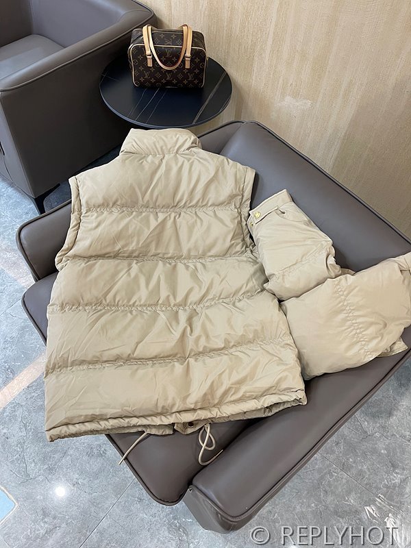 셀린느 구스다운 탈부착 패딩조끼 [매장가 380만원대]