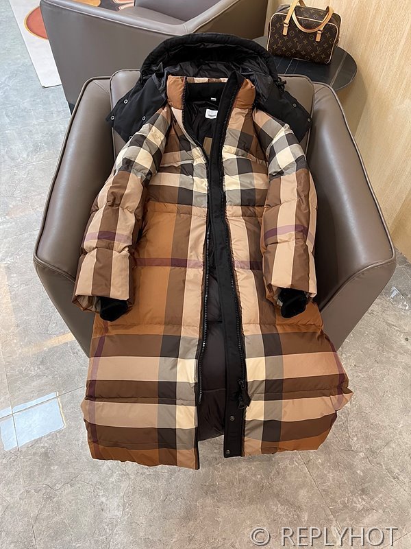 버버리 구스다운 체크양면롱패딩 [매장가 480만원대]