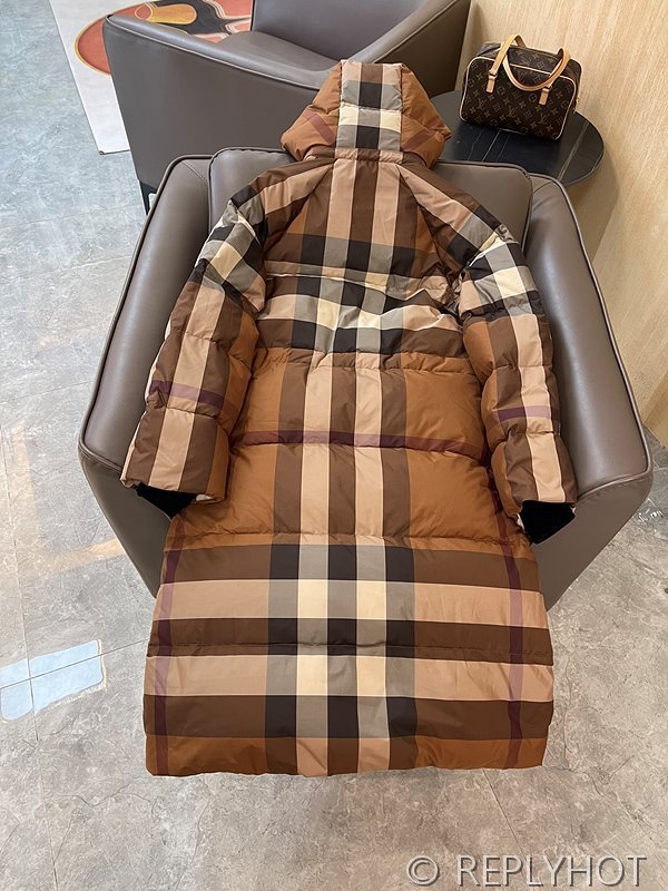 버버리 구스다운 체크양면롱패딩 [매장가 480만원대]