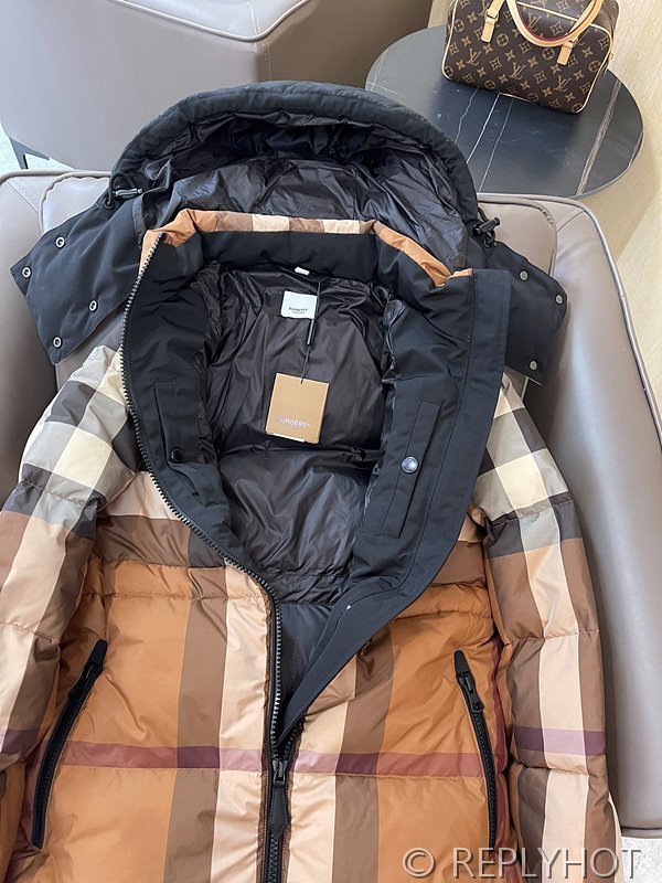 버버리 구스다운 체크양면롱패딩 [매장가 480만원대]