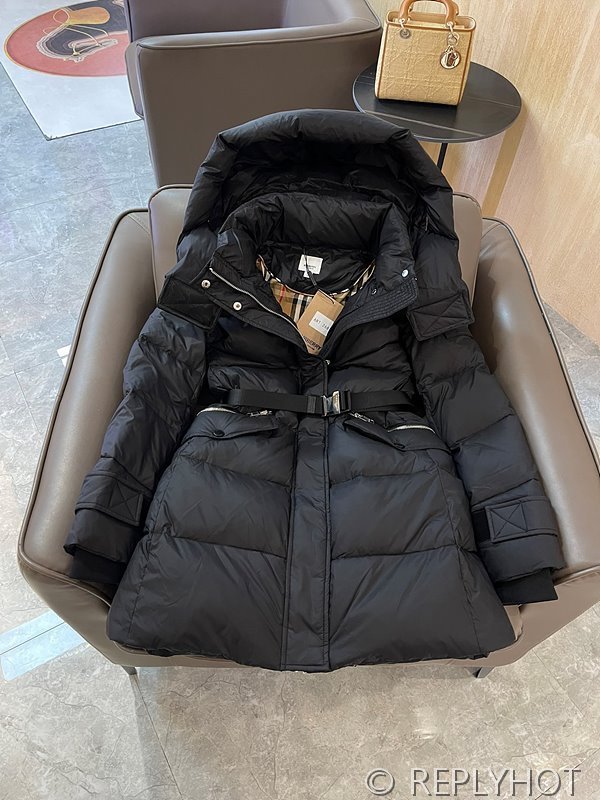 버버리 구스다운 롱벨트패딩 2COLOR [매장가 470만원대]