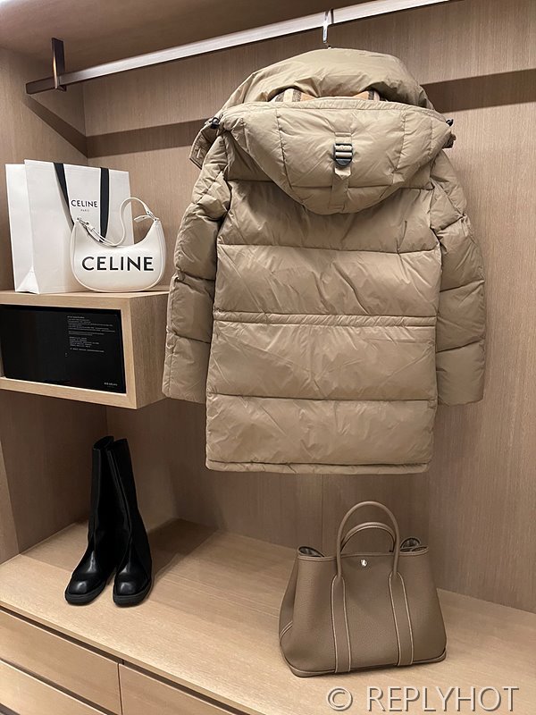 버버리 구스다운 롱패딩 [매장가 440만원대]