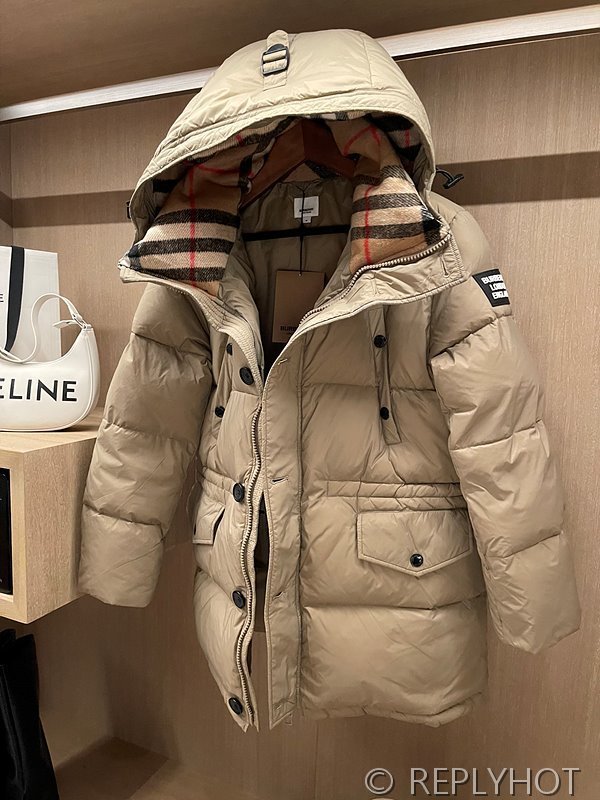 버버리 구스다운 롱패딩 [매장가 440만원대]