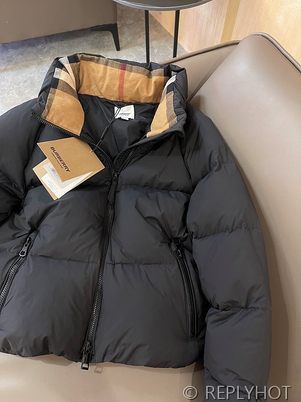 버버리 구스다운 숏패딩[매장가 380만원대]