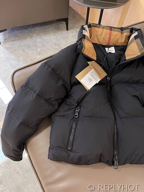 버버리 구스다운 숏패딩[매장가 380만원대]