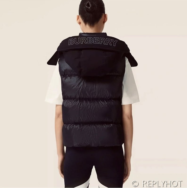 버버리 구스다운 패딩조끼 2COLOR[매장가 470만원대]