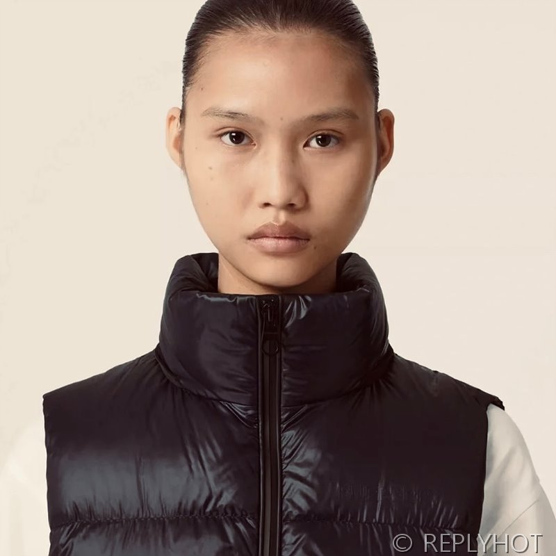 버버리 구스다운 패딩조끼 2COLOR[매장가 470만원대]