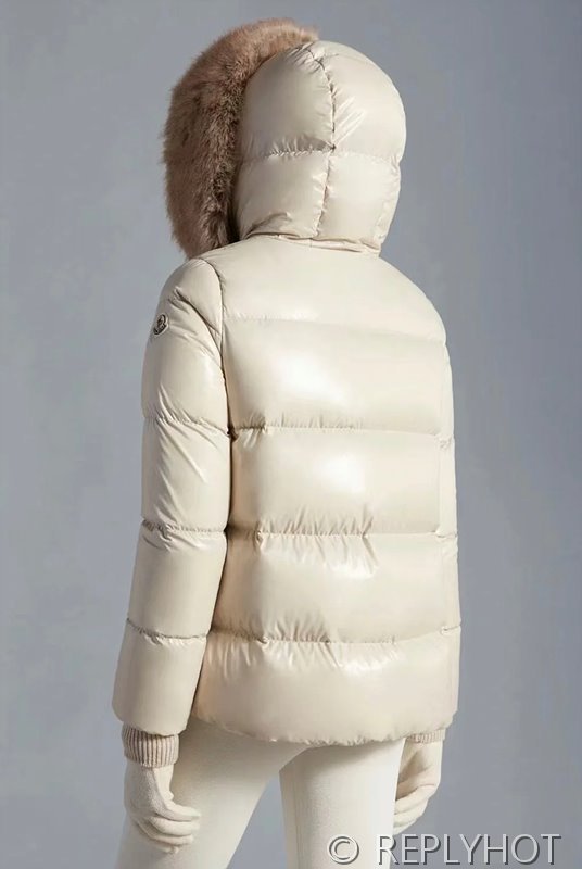 몽클레어 구스다운 코요테퍼 숏재킷 2COLOR[매장가 410만원대]