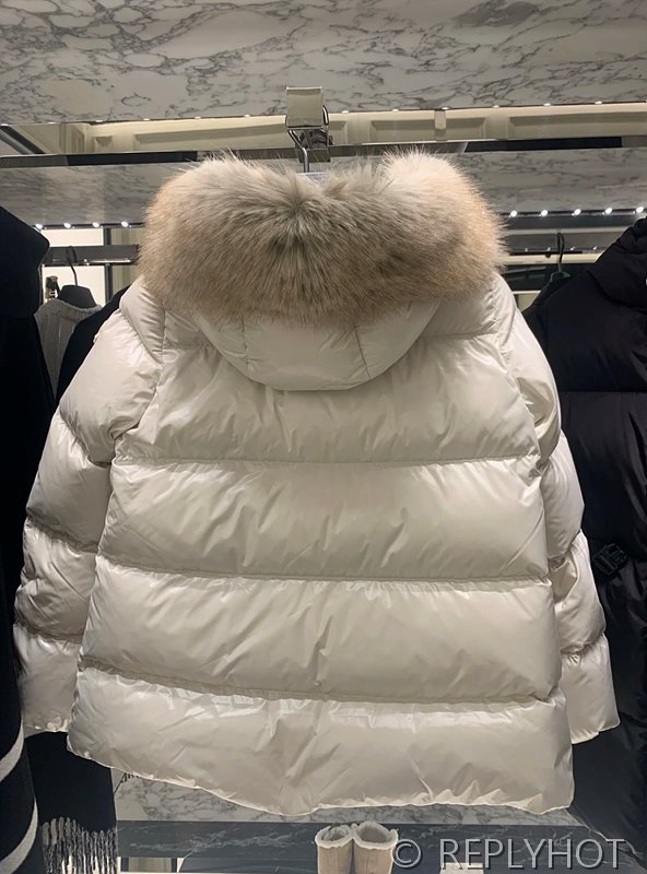 몽클레어 구스다운 코요테퍼 숏재킷 2COLOR[매장가 410만원대]