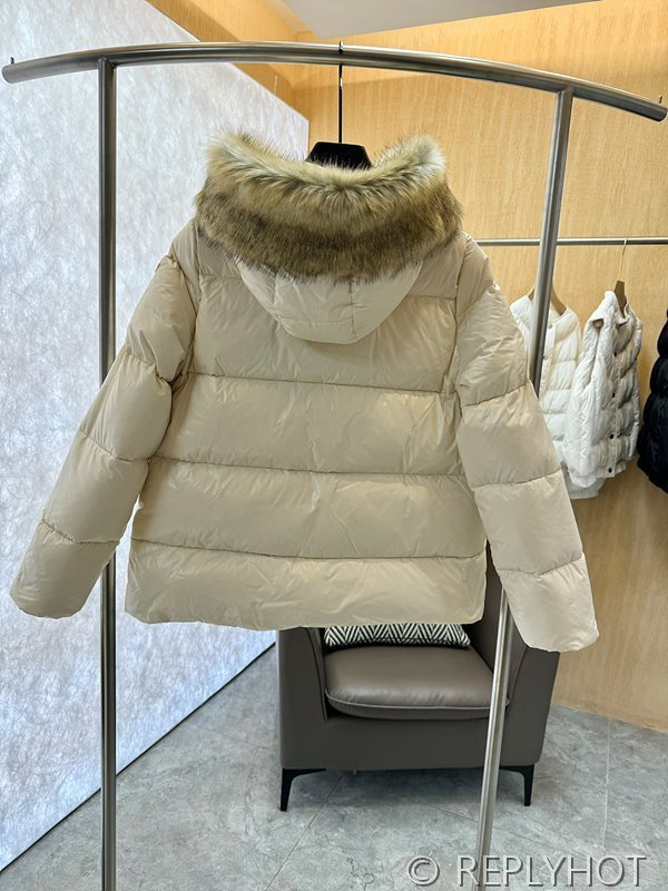 몽클레어 구스다운 코요테퍼 숏재킷 2COLOR[매장가 410만원대]