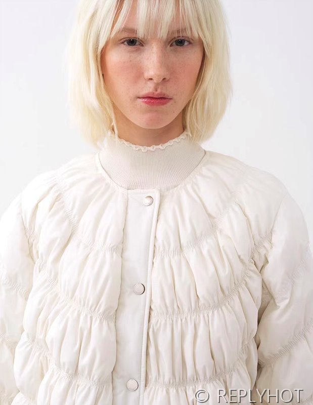 끌로에 구스다운 패딩[매장가 470만원대]