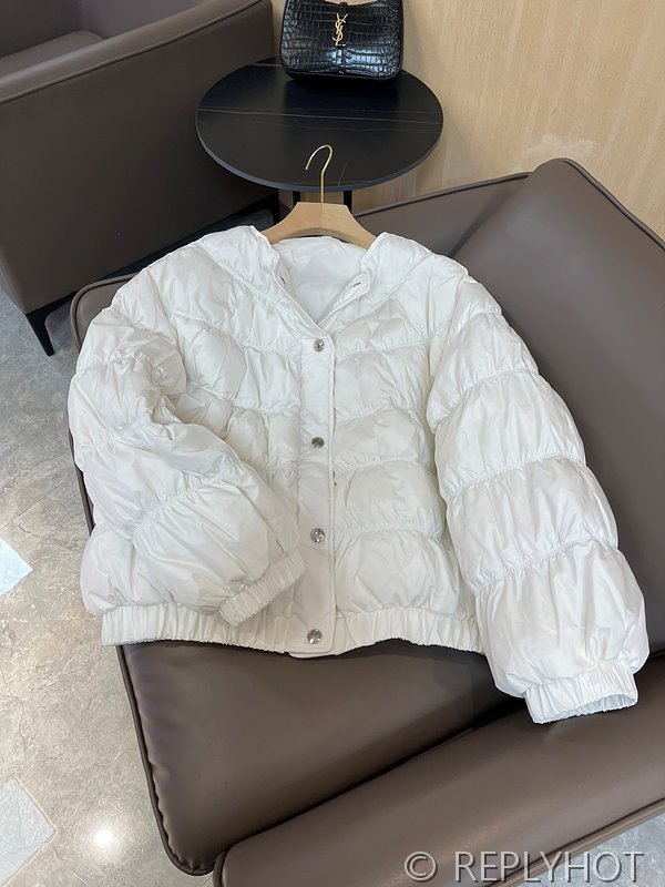 끌로에 구스다운 패딩[매장가 470만원대]