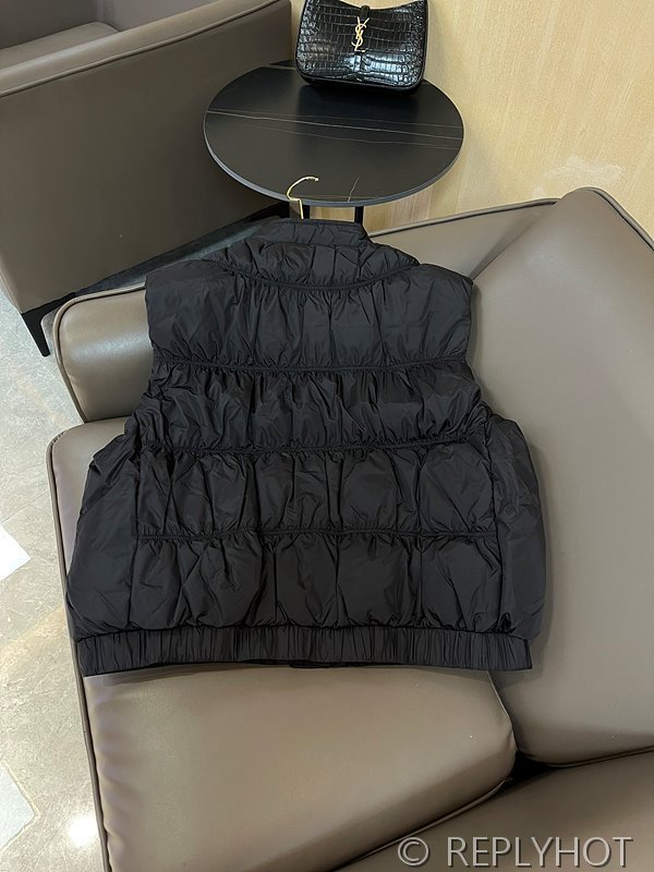 끌로에 구스다운 패딩조끼 2COLOR[매장가 330만원대]