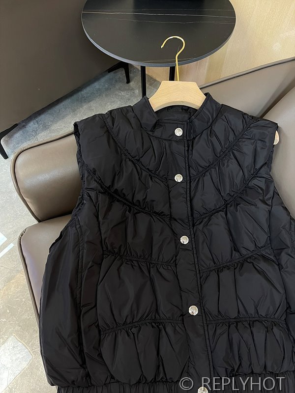 끌로에 구스다운 패딩조끼 2COLOR[매장가 330만원대]