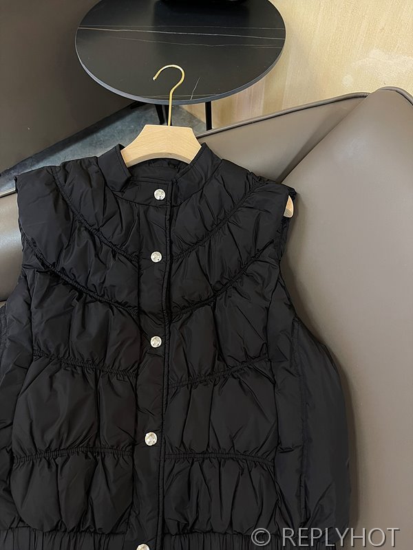 끌로에 구스다운 패딩조끼 2COLOR[매장가 330만원대]