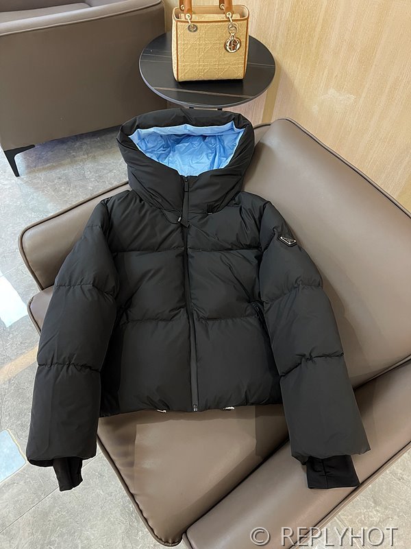 프라다 리나일론 개버딘 후디드 다운재킷 3COLOR[매장가 370만원대]