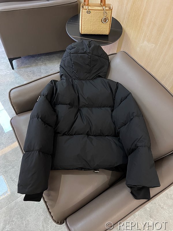 프라다 리나일론 개버딘 후디드 다운재킷 3COLOR[매장가 370만원대]