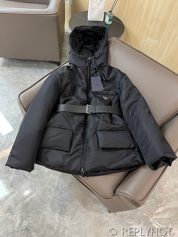 프라다 구스다운 벨트 숏패딩