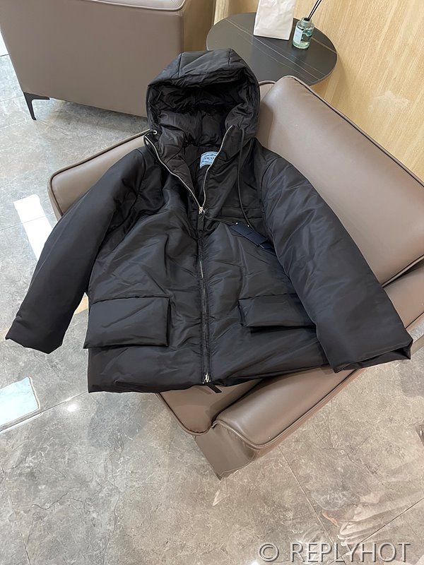 프라다 구스다운 벨트 숏패딩