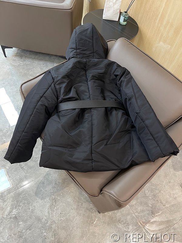 프라다 구스다운 벨트 숏패딩