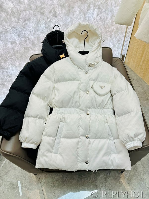 프라다 리나일론 무늬패딩 2COLOR[매장가 440만원대]