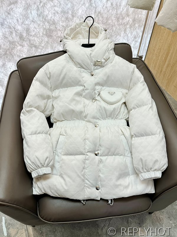 프라다 리나일론 무늬패딩 2COLOR[매장가 440만원대]