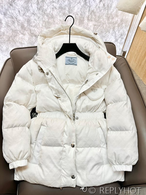 프라다 리나일론 무늬패딩 2COLOR[매장가 440만원대]