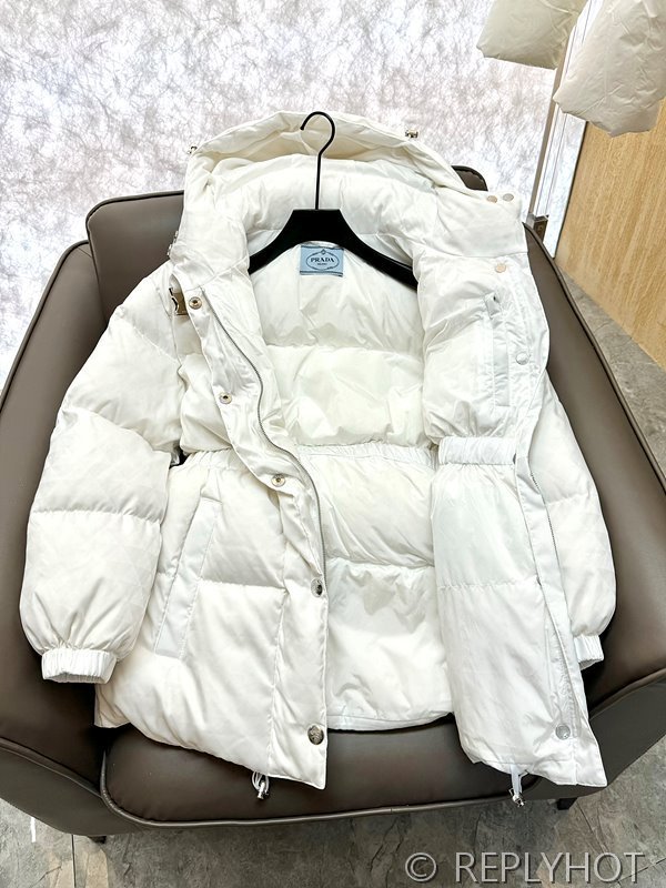 프라다 리나일론 무늬패딩 2COLOR[매장가 440만원대]