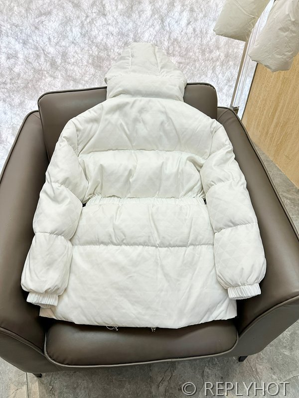 프라다 리나일론 무늬패딩 2COLOR[매장가 440만원대]