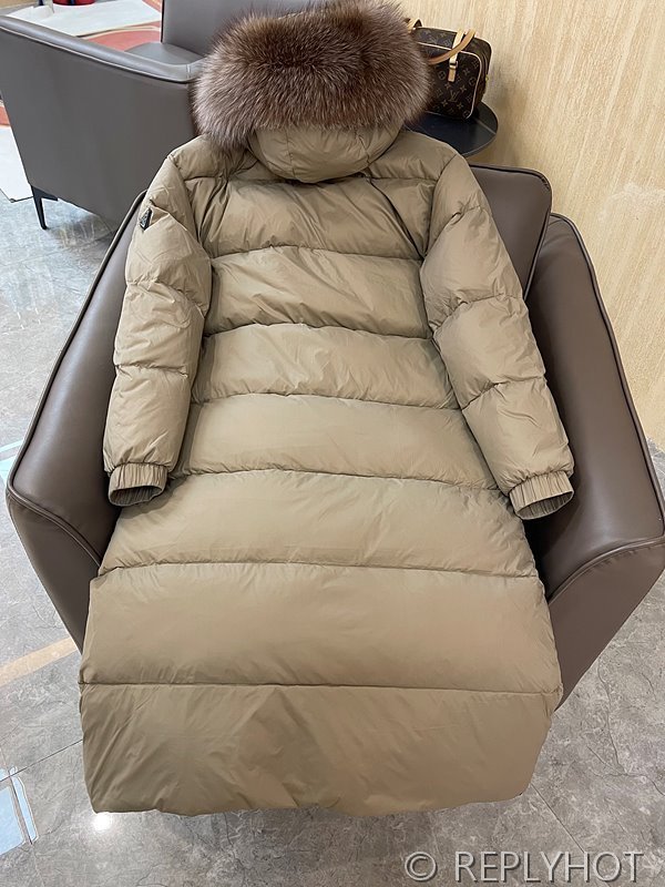 프라다 리나일론 코요테 퍼 롱패딩 2COLOR[매장가 490만원대]