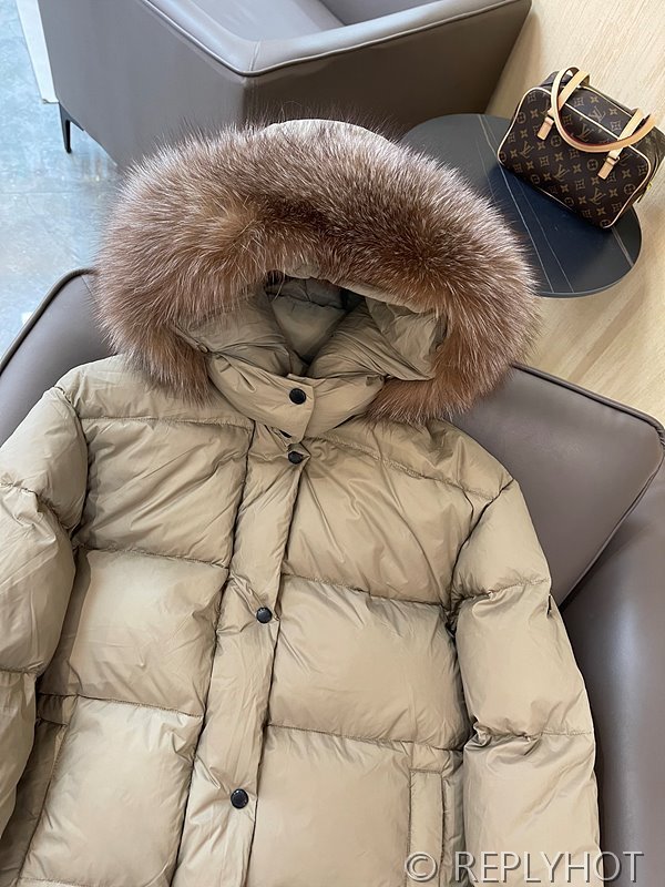 프라다 리나일론 코요테 퍼 롱패딩 2COLOR[매장가 490만원대]