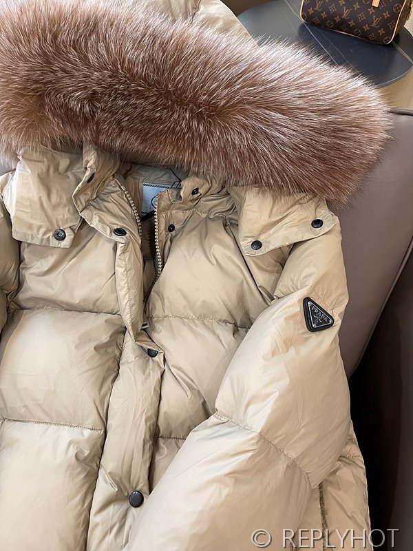 프라다 리나일론 코요테 퍼 롱패딩 2COLOR[매장가 490만원대]