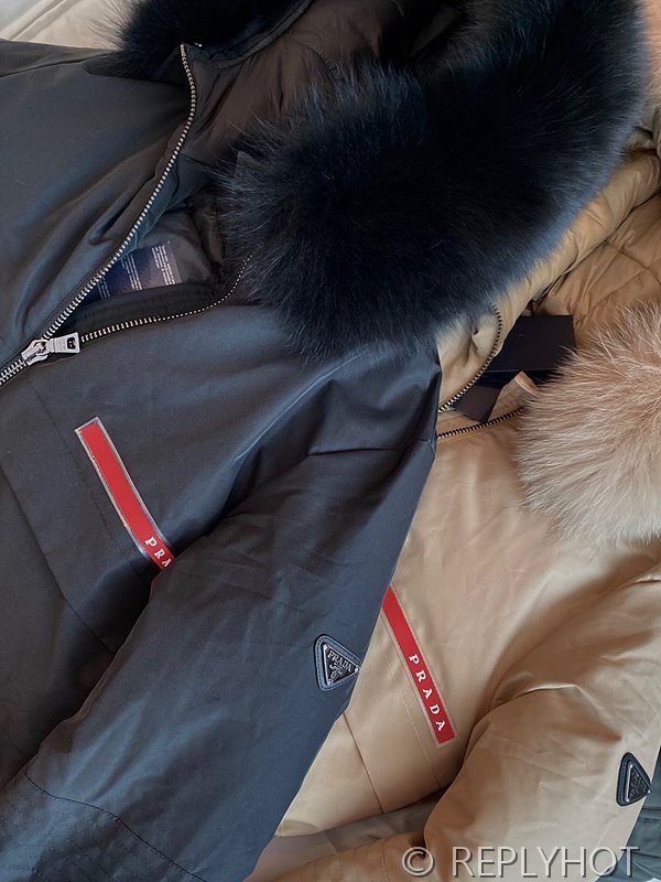 프라다 리나일론 롱패딩 2COLOR[매장가 420만원대]