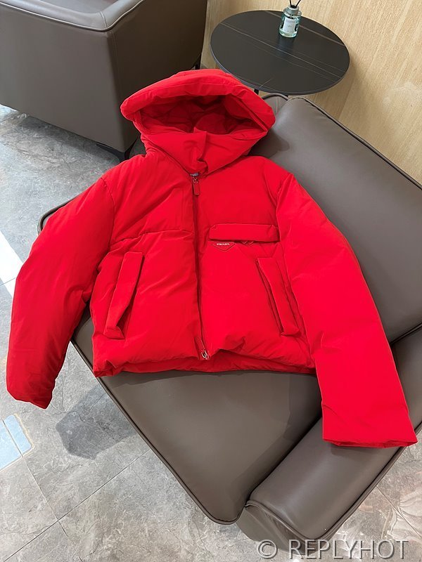 프라다 리나일론 숏패딩 2COLOR[매장가 420만원대]