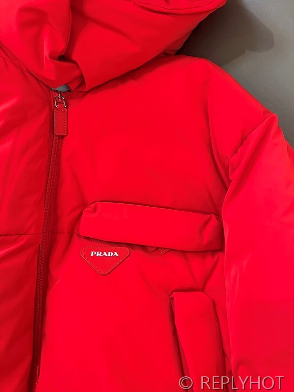 프라다 리나일론 숏패딩 2COLOR[매장가 420만원대]