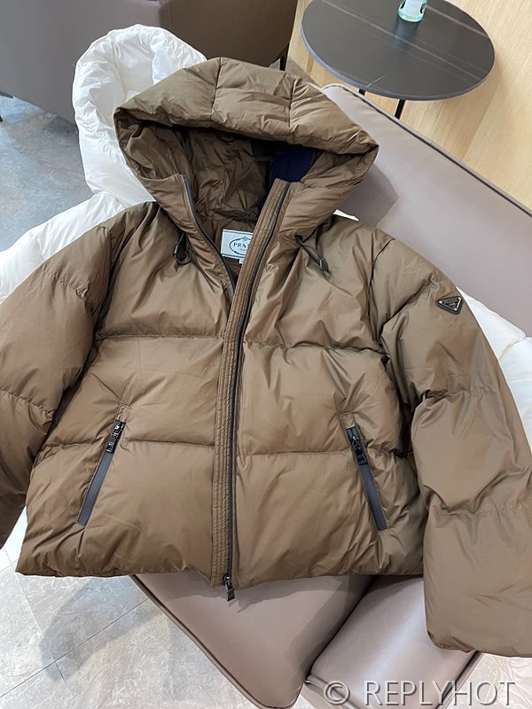 프라다 리나일론 후드패딩 2COLOR[매장가 470만원대]