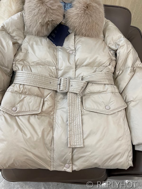 프라다 구스다운 코요테 퍼 패딩 [매장가 450만원대]