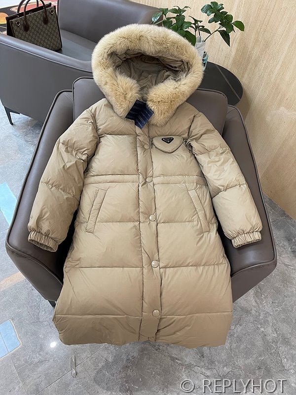 프라다 리나일론 코요테 퍼 롱패딩