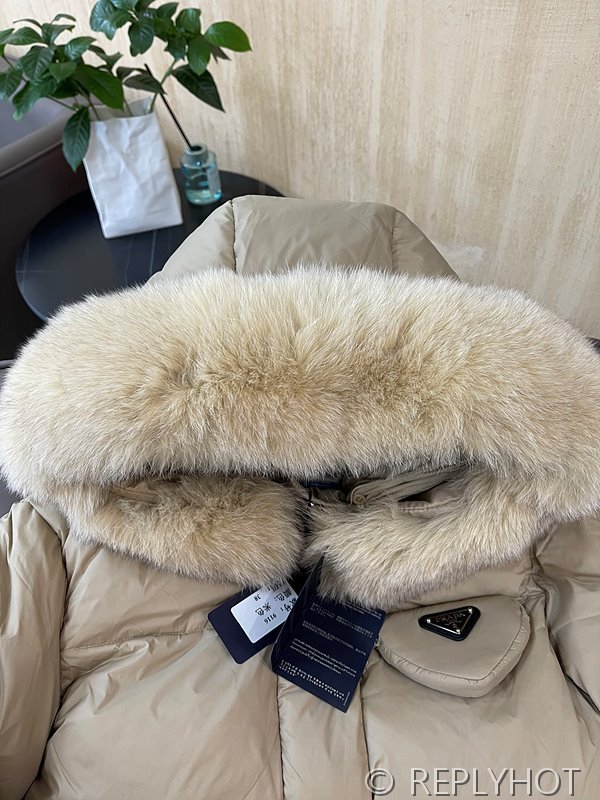 프라다 리나일론 코요테 퍼 패딩 2COLOR [매장가 470만원대]