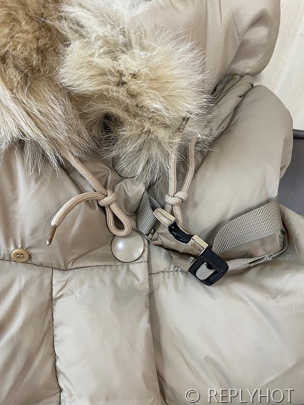 프라다 리나일론 코요테 퍼 패딩 2COLOR [매장가 470만원대]