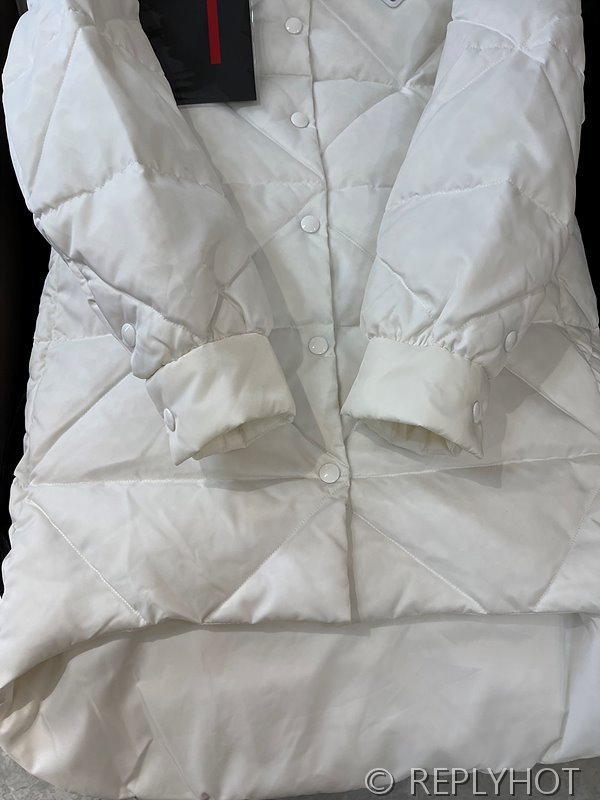 프라다 구스다운 롱패딩 [매장가 320만원대]