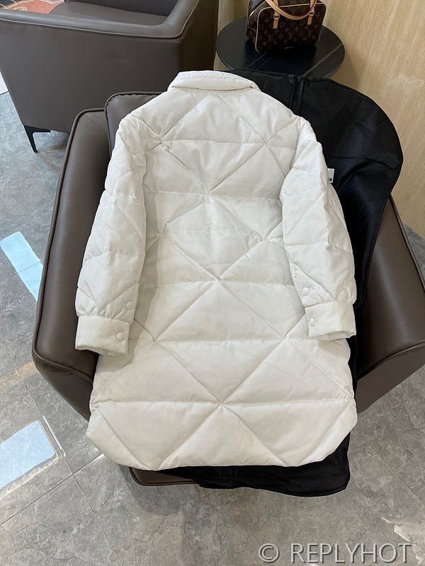 프라다 구스다운 롱패딩 [매장가 320만원대]