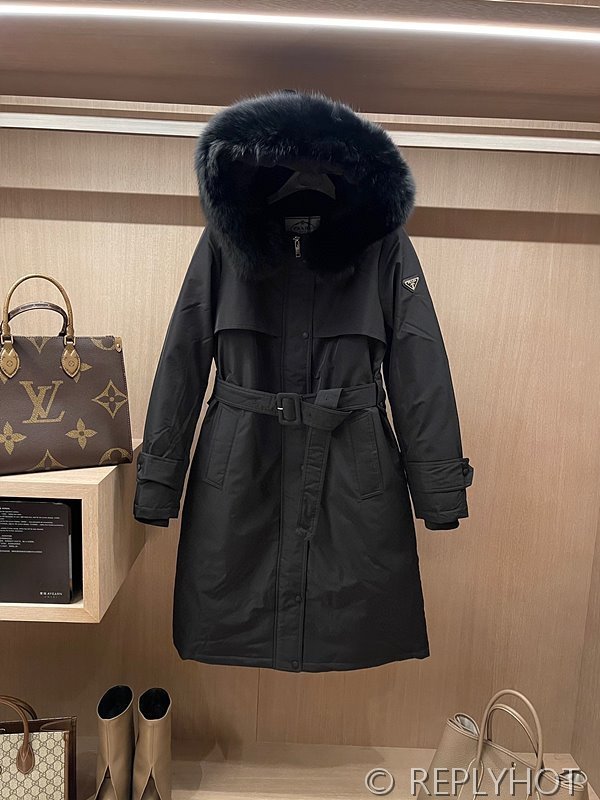 프라다 리나일론 퍼 트렌치코트[매장가 520만원대]