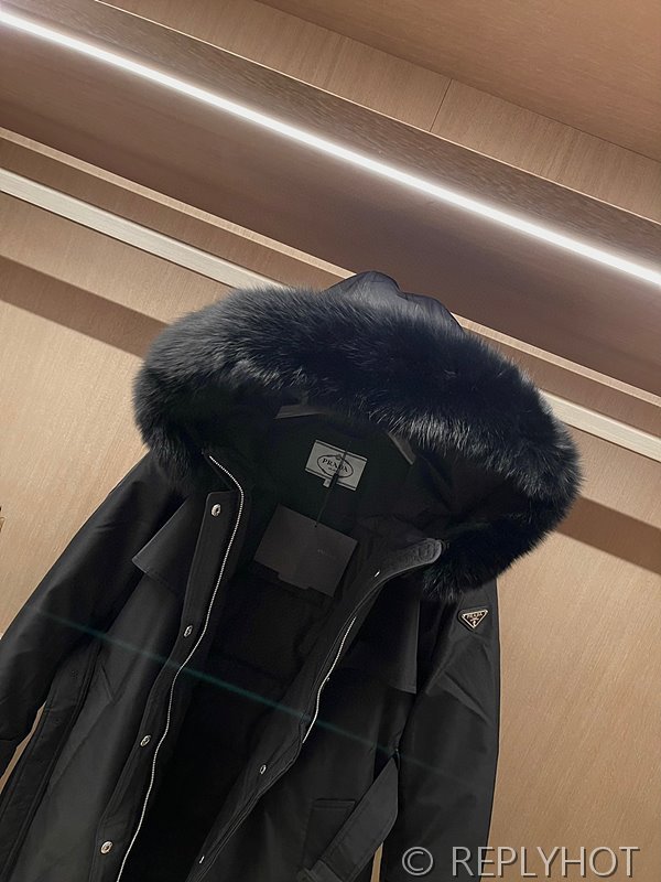 프라다 리나일론 퍼 트렌치코트[매장가 520만원대]