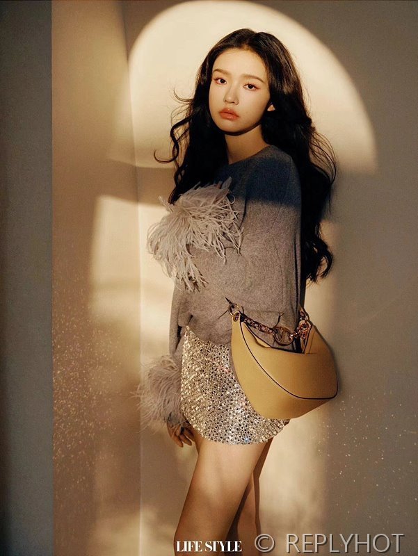 발렌티노 타조털장식 니트 [매장가 520만원대]